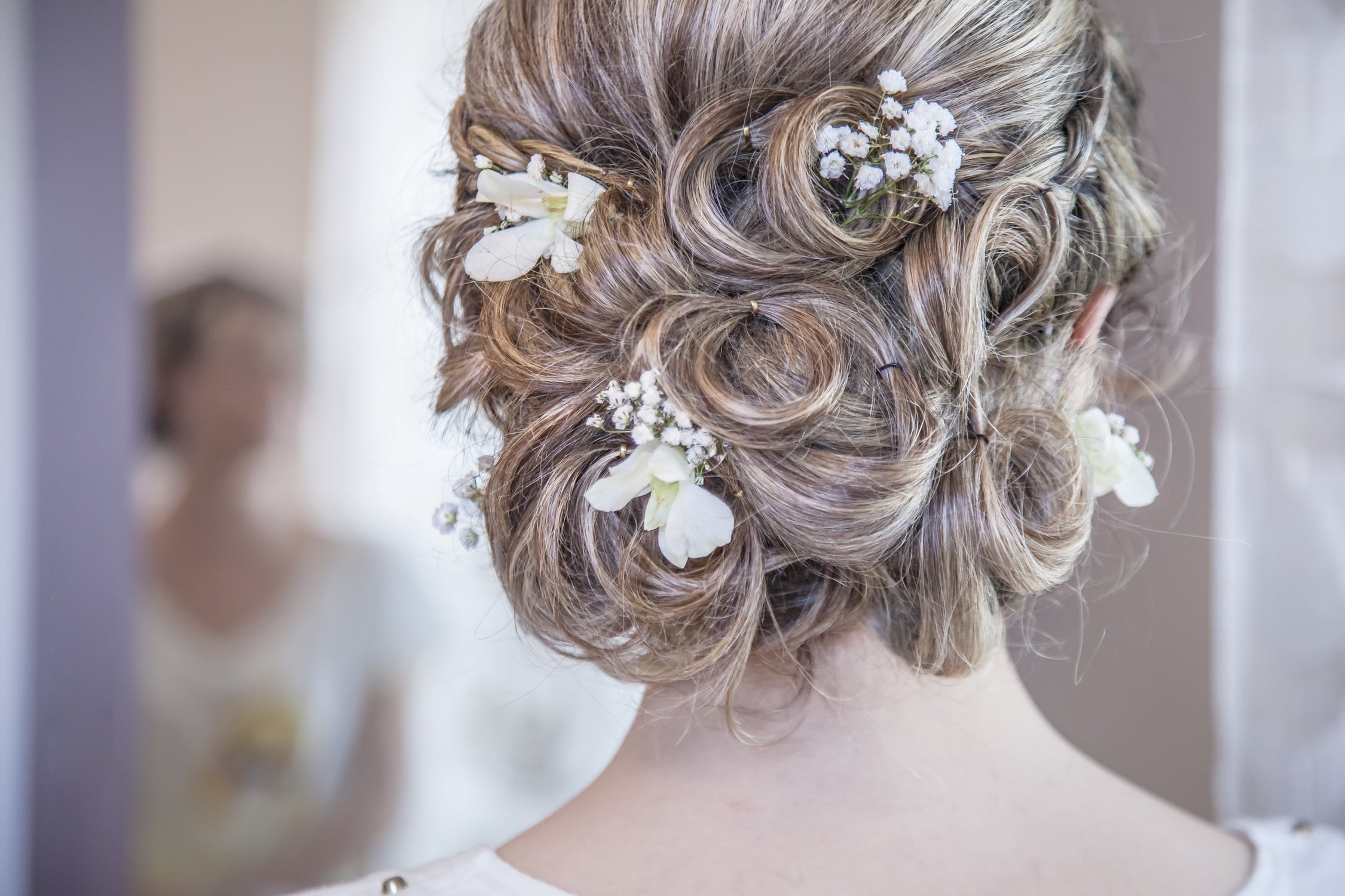 Cool And Easy Bridesmaid Hairstyles Archives Sizzling Magazine