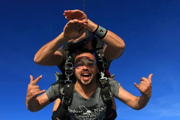 20 Awesome Skydiving Pictures