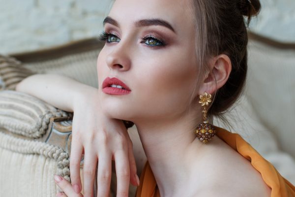 Take a peek at my can’t-live-without Makeup essentials!