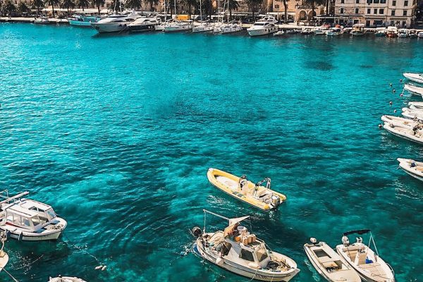 3 Health Benefits of Going Boating